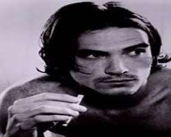 Billy Crudup smoking